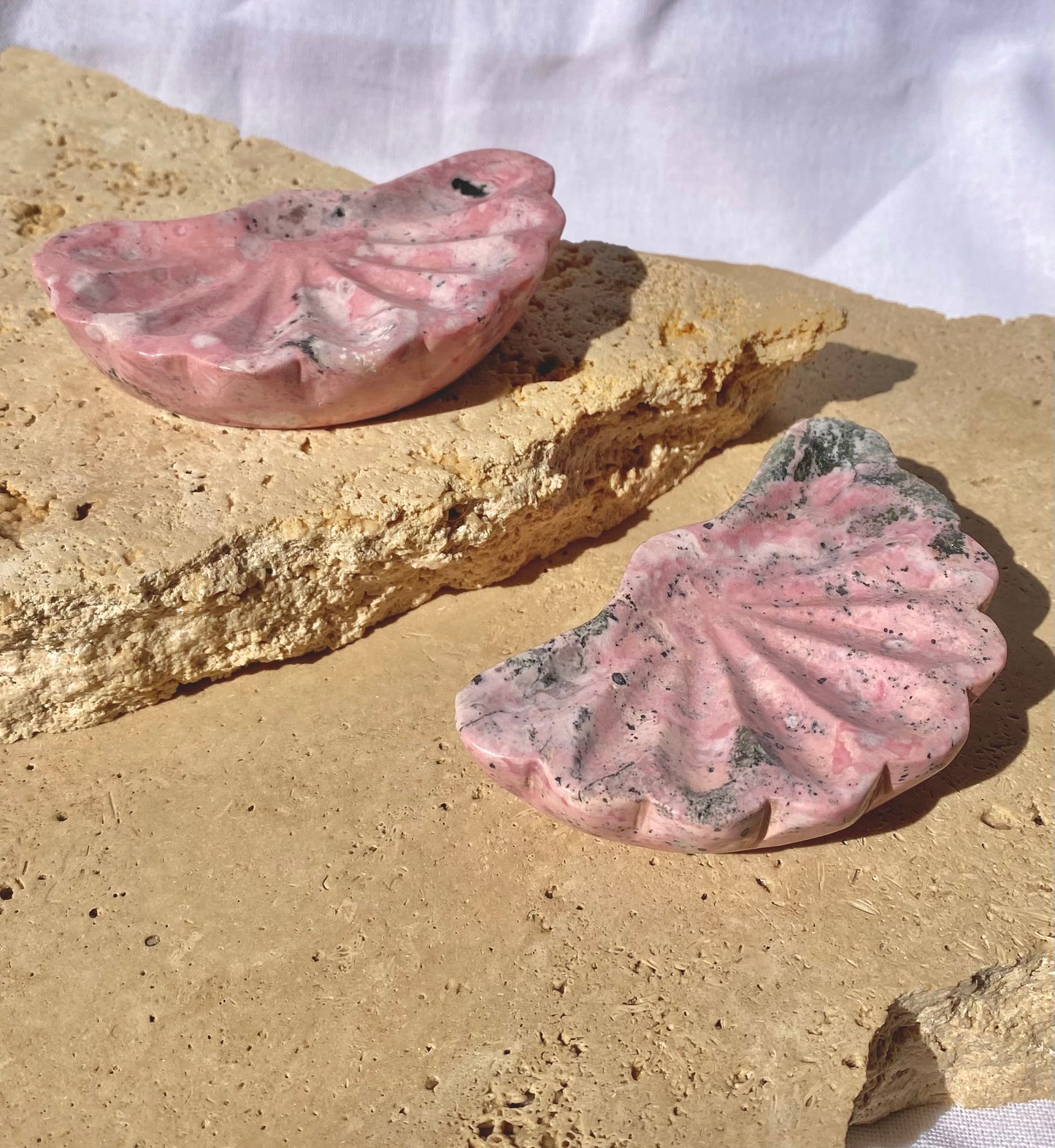 Rhodonite shell bowl
