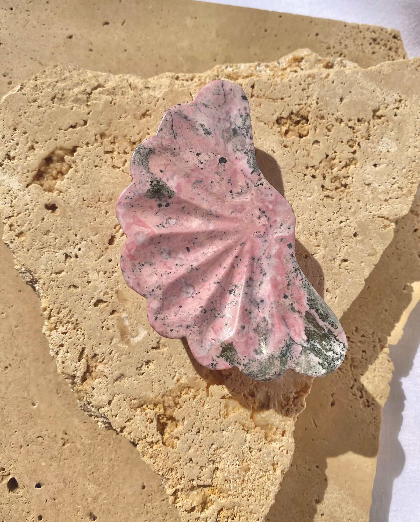 Rhodonite shell bowl