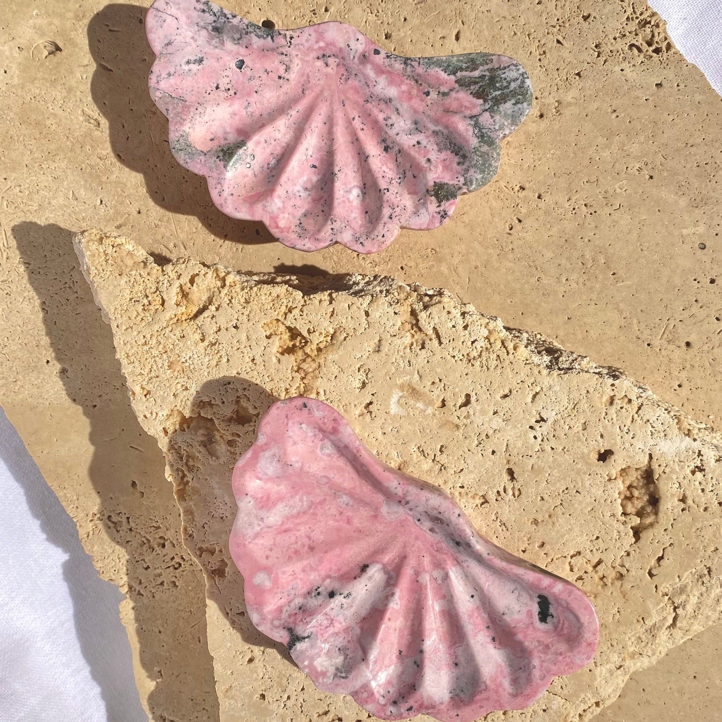 Rhodonite shell bowl